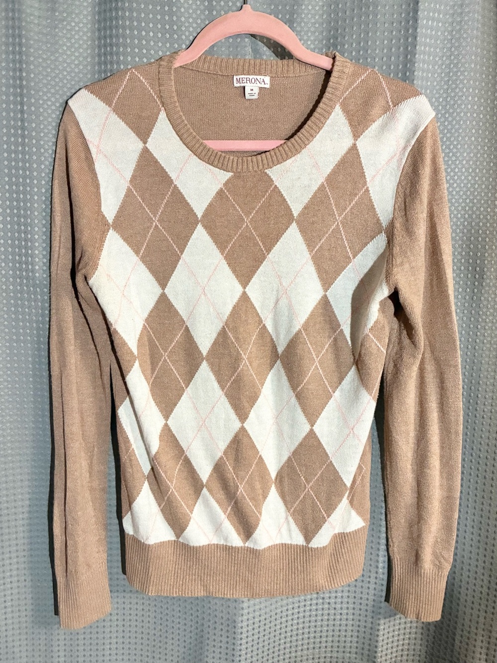 Merona Tan and White Argyle Crewneck Sweater Lightweight Long Trendy Chic